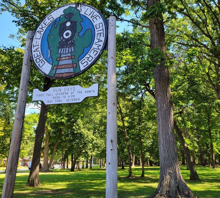 Enjoy the Outdoors at Starr-Jaycee Park in Royal Oak!