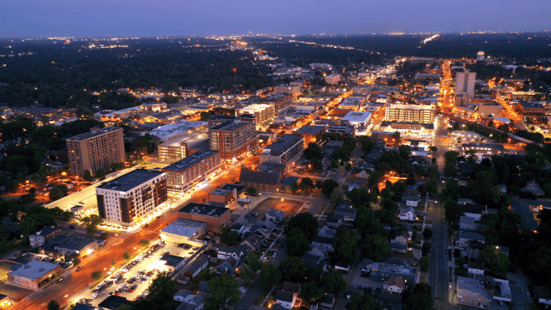 Experience the vibrant heart of Royal Oak: Downtown's bustling streets and diverse attractions.