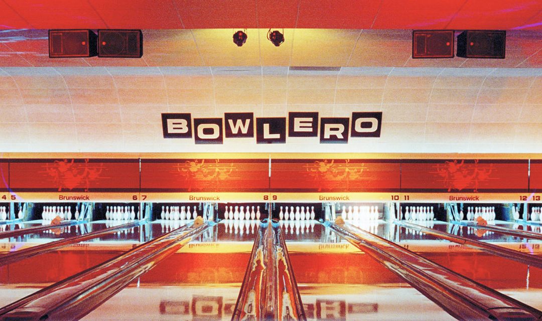 Bowlero Lanes & Lounge: Royal Oak’s Premier Destination for Bowling, Drinks, and Live Music